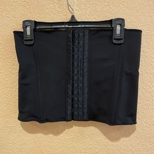 Skims waist trainer